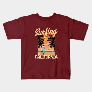 surfing california Kids T-Shirt